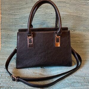 NEW—-Black Hangbag